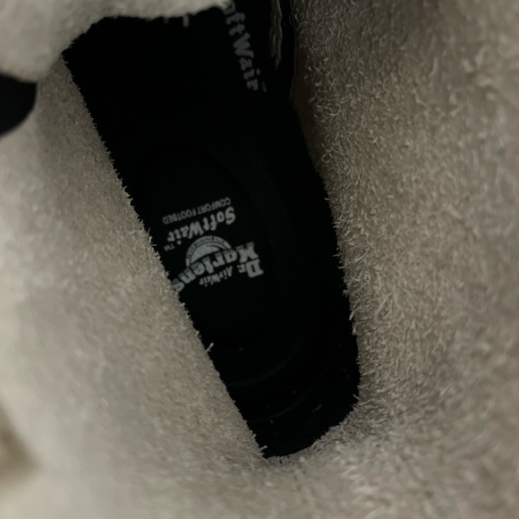 Dr. Martens  Audrick 8-Eye Boot EU 39 US 8 in Cement Platform Boots - Picture 11 of 12